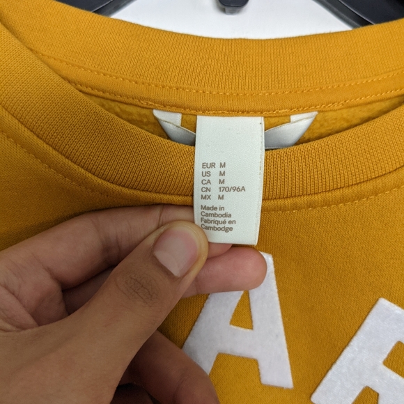 H&M Tops - Picture 3 of 5